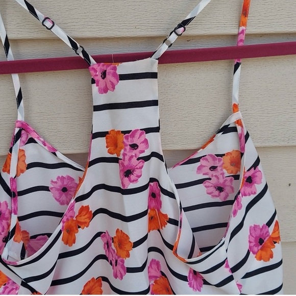 J Crew | Women’s Floral Racerback Tank Top Cami Blouse Shirt Size 2 - Picture 7 of 8